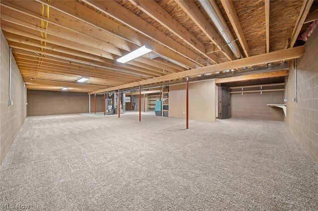 31 Shannon Drive, Apple Creek, OH 44606