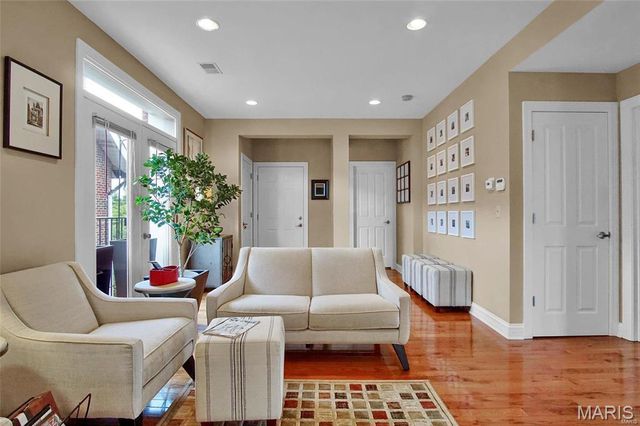720 Westgate Avenue C, St Louis, MO 63130
