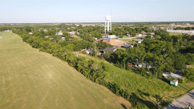 404 N Alton Street, Kaufman, TX 75142