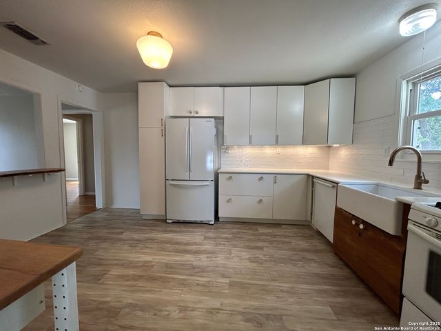 737 N Central Ave, New Braunfels, TX 78130