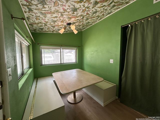 737 N Central Ave, New Braunfels, TX 78130