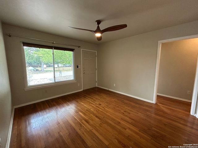 737 N Central Ave, New Braunfels, TX 78130