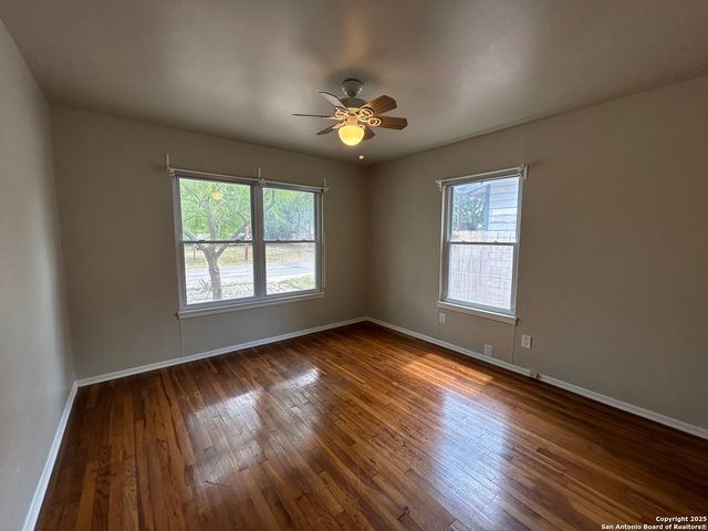 737 N Central Ave, New Braunfels, TX 78130