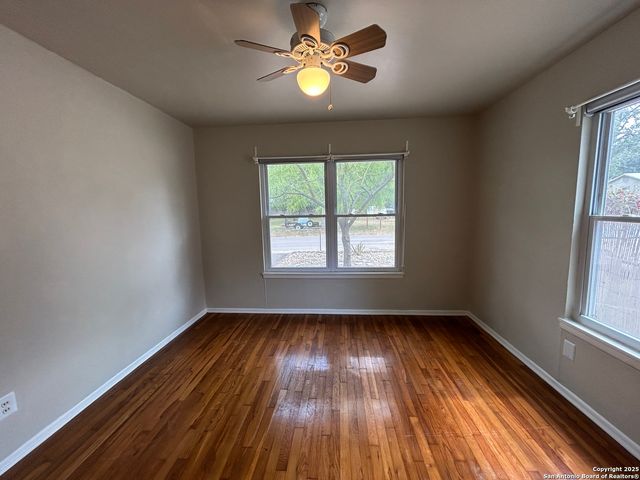 737 N Central Ave, New Braunfels, TX 78130