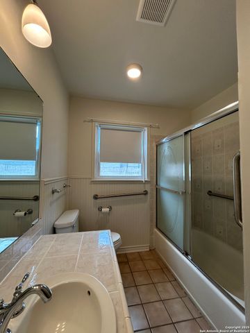 737 N Central Ave, New Braunfels, TX 78130