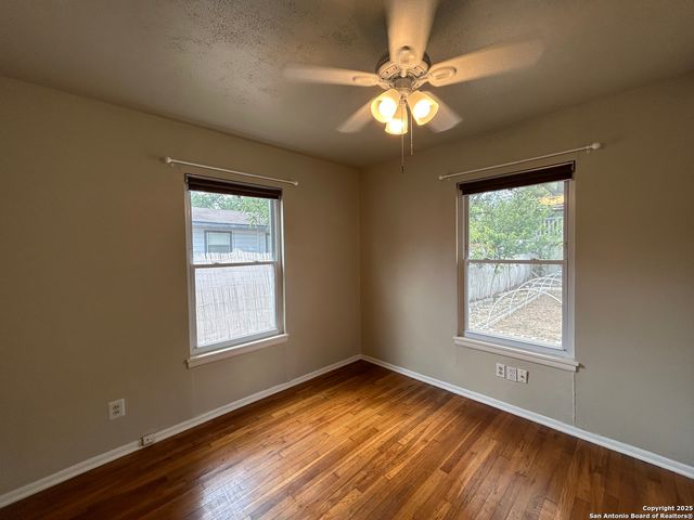 737 N Central Ave, New Braunfels, TX 78130