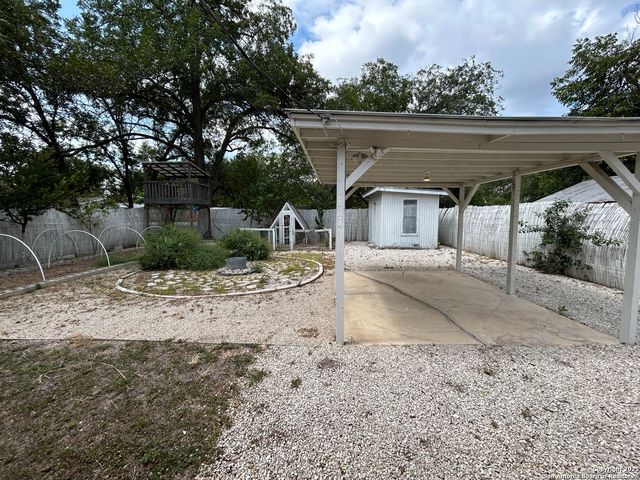 737 N Central Ave, New Braunfels, TX 78130