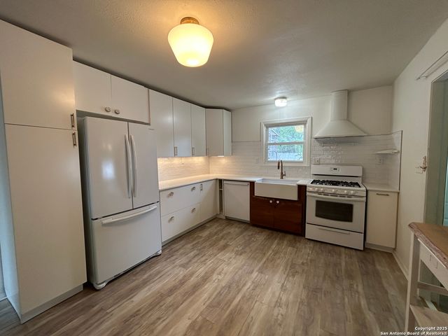 737 N Central Ave, New Braunfels, TX 78130
