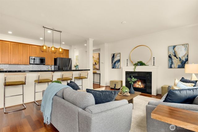 1937 18th Avenue NE, Issaquah, WA 98029