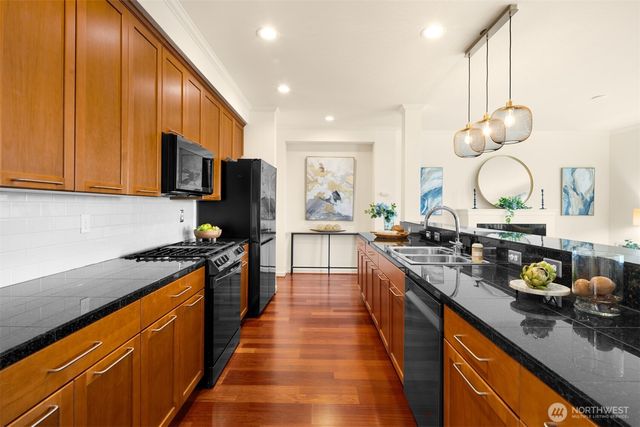 1937 18th Avenue NE, Issaquah, WA 98029