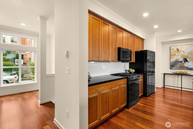 1937 18th Avenue NE, Issaquah, WA 98029