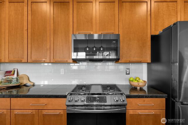 1937 18th Avenue NE, Issaquah, WA 98029