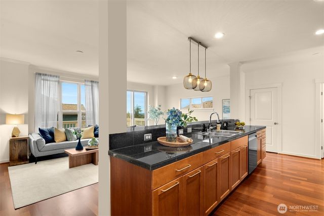 1937 18th Avenue NE, Issaquah, WA 98029