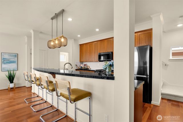 1937 18th Avenue NE, Issaquah, WA 98029