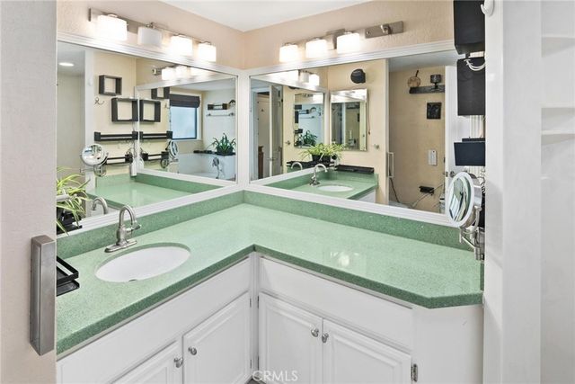 11407 Madera Rosa Way, San Diego, CA 92124