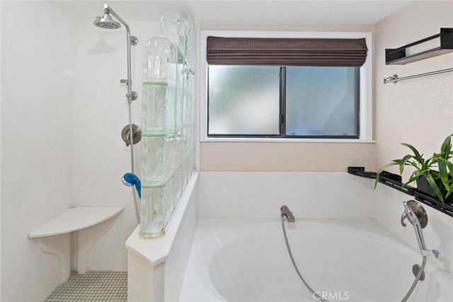 11407 Madera Rosa Way, San Diego, CA 92124