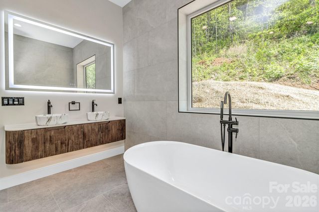 134 View Ridge Parkway, Leicester, NC 28748