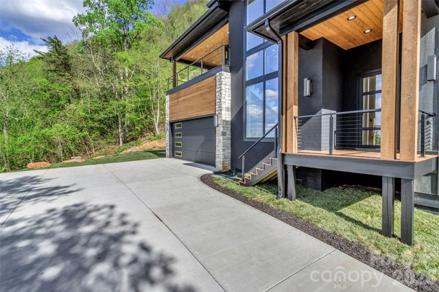 134 View Ridge Parkway, Leicester, NC 28748