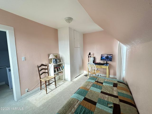 1202 Pleasant Ave, Yakima, WA 98902