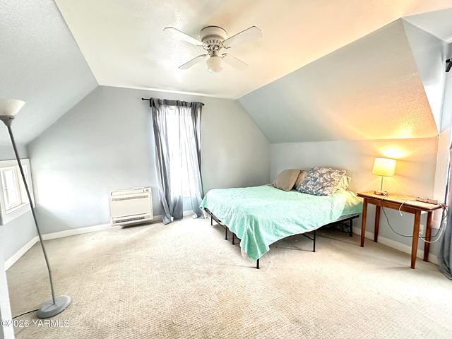 1202 Pleasant Ave, Yakima, WA 98902