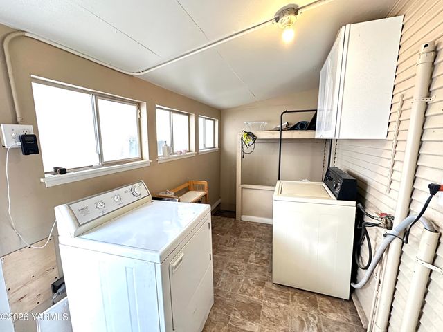 1202 Pleasant Ave, Yakima, WA 98902