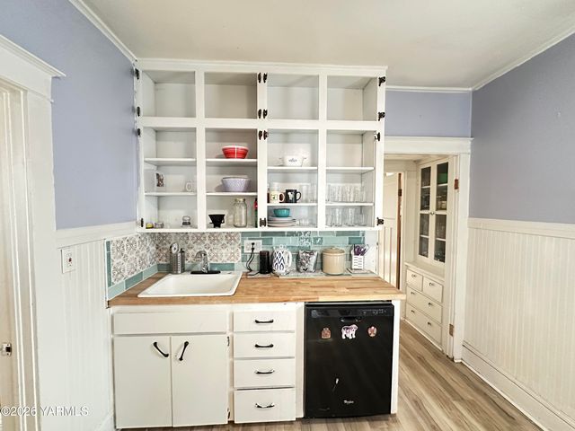 1202 Pleasant Ave, Yakima, WA 98902