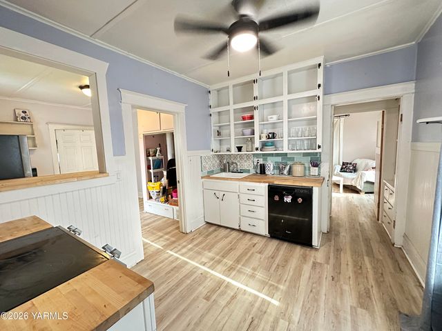 1202 Pleasant Ave, Yakima, WA 98902