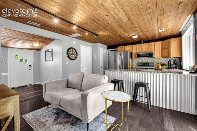1608 Highland Way, Colorado Springs, CO 80906