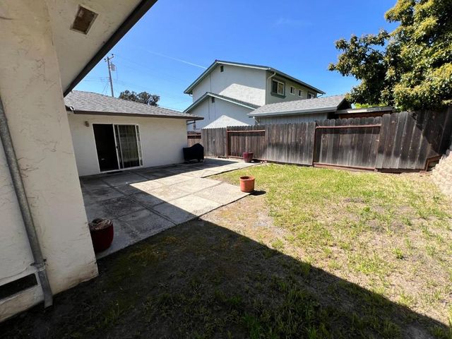 2245 Twin Hills Drive, Santa Cruz, CA 95065