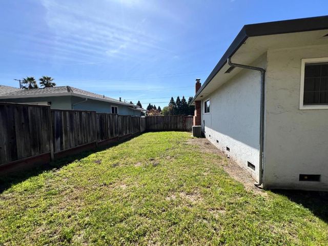 2245 Twin Hills Drive, Santa Cruz, CA 95065