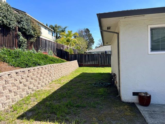 2245 Twin Hills Drive, Santa Cruz, CA 95065