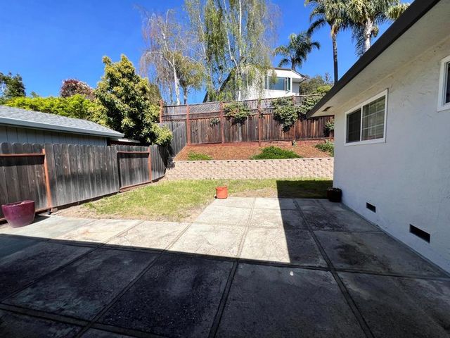 2245 Twin Hills Drive, Santa Cruz, CA 95065