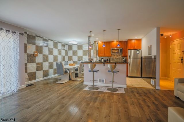 1190 W St George C31C031 C 31, Linden City, NJ 07036