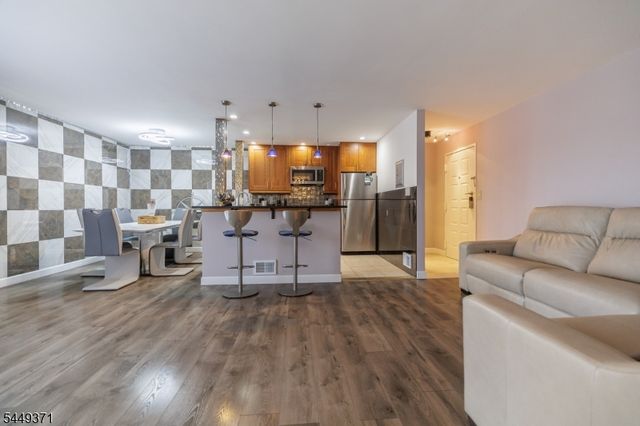 1190 W St George C31C031 C 31, Linden City, NJ 07036
