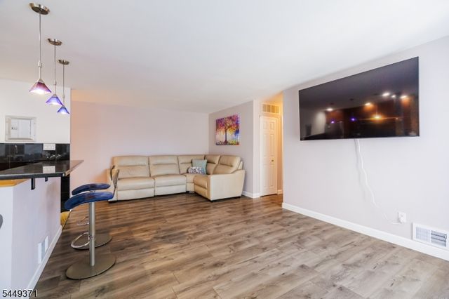 1190 W St George C31C031 C 31, Linden City, NJ 07036