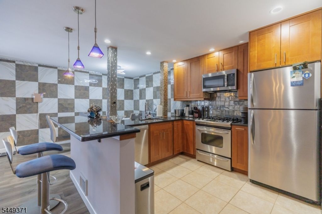 1190 W St George C31C031 C 31, Linden City, NJ 07036