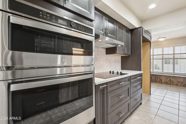 18835 N MAYAN Drive, Sun City, AZ 85373