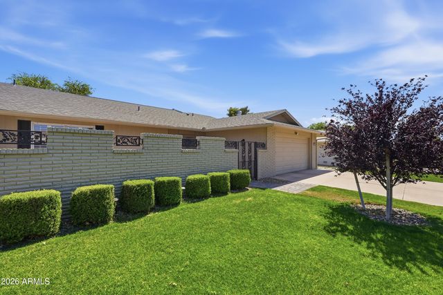 18835 N MAYAN Drive, Sun City, AZ 85373