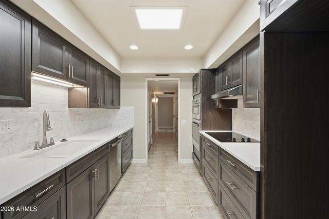 18835 N MAYAN Drive, Sun City, AZ 85373