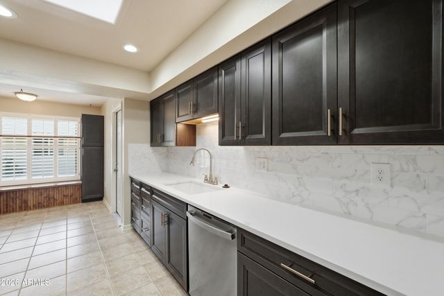 18835 N MAYAN Drive, Sun City, AZ 85373