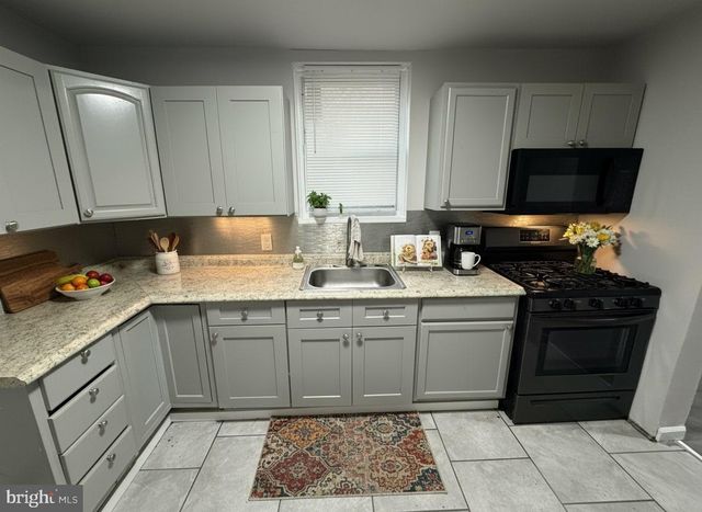 553 N GROSS ST, Philadelphia, PA 19151