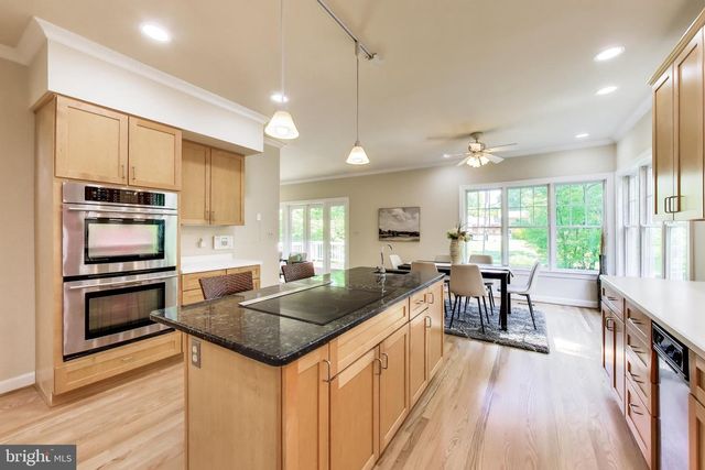 6454 WOODRIDGE RD, Alexandria, VA 22312
