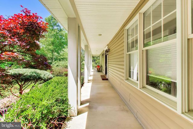 6454 WOODRIDGE RD, Alexandria, VA 22312
