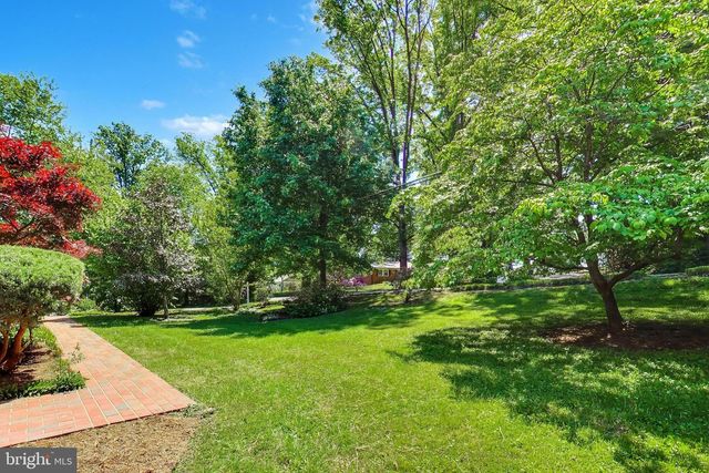 6454 WOODRIDGE RD, Alexandria, VA 22312
