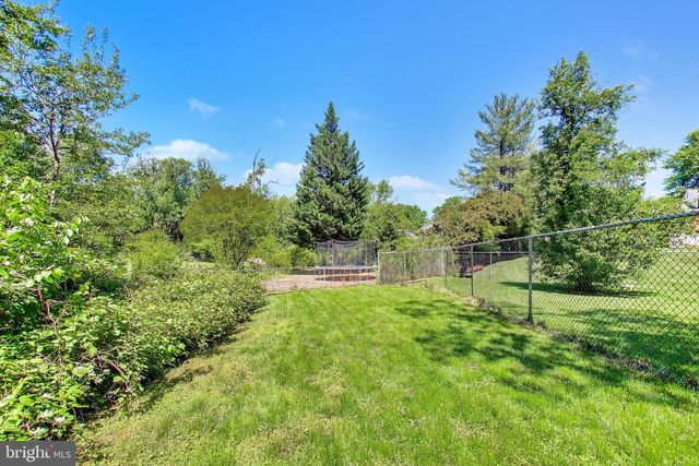 6454 WOODRIDGE RD, Alexandria, VA 22312