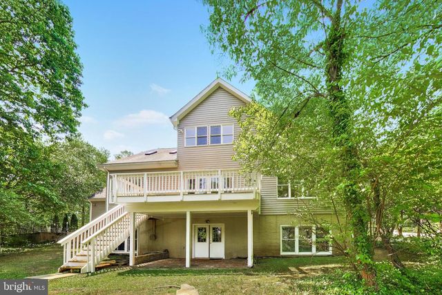 6454 WOODRIDGE RD, Alexandria, VA 22312