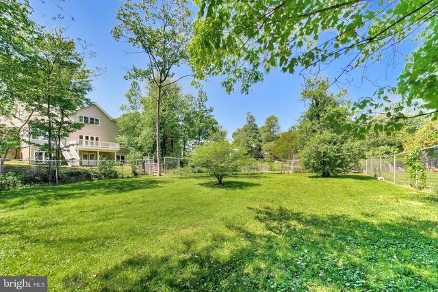 6454 WOODRIDGE RD, Alexandria, VA 22312
