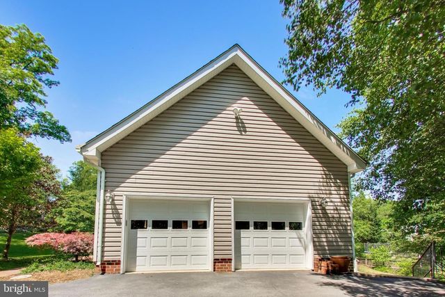 6454 WOODRIDGE RD, Alexandria, VA 22312