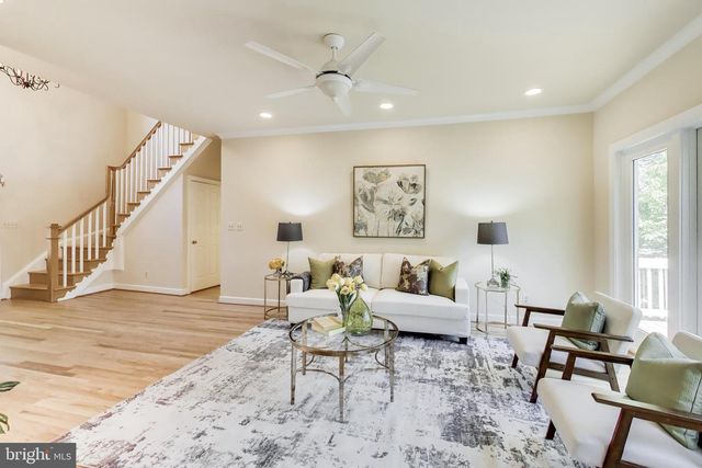 6454 WOODRIDGE RD, Alexandria, VA 22312