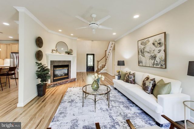 6454 WOODRIDGE RD, Alexandria, VA 22312